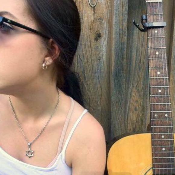 Meet your Posher, Michaela - Picture 1 of 1